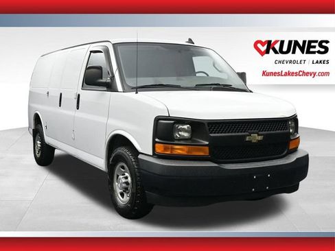 Used 2017 Chevrolet Express 2500 RWD image 1