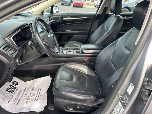 Used 2020 Ford Fusion Titanium image 2