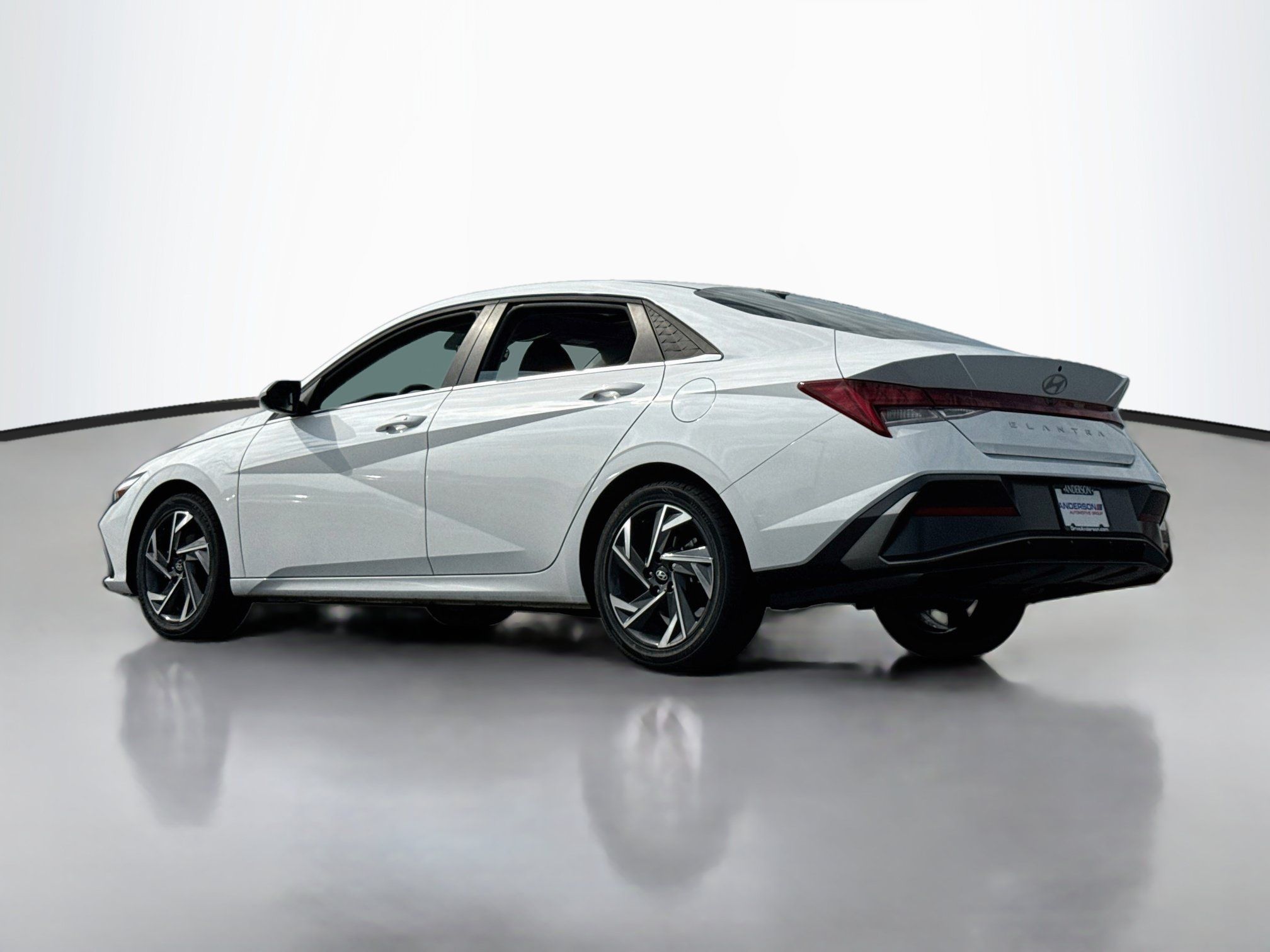 Used 2025 Hyundai Elantra SEL FWD image 5