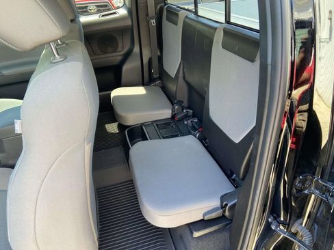 Used 2023 Toyota Tacoma SR5 RWD image 19