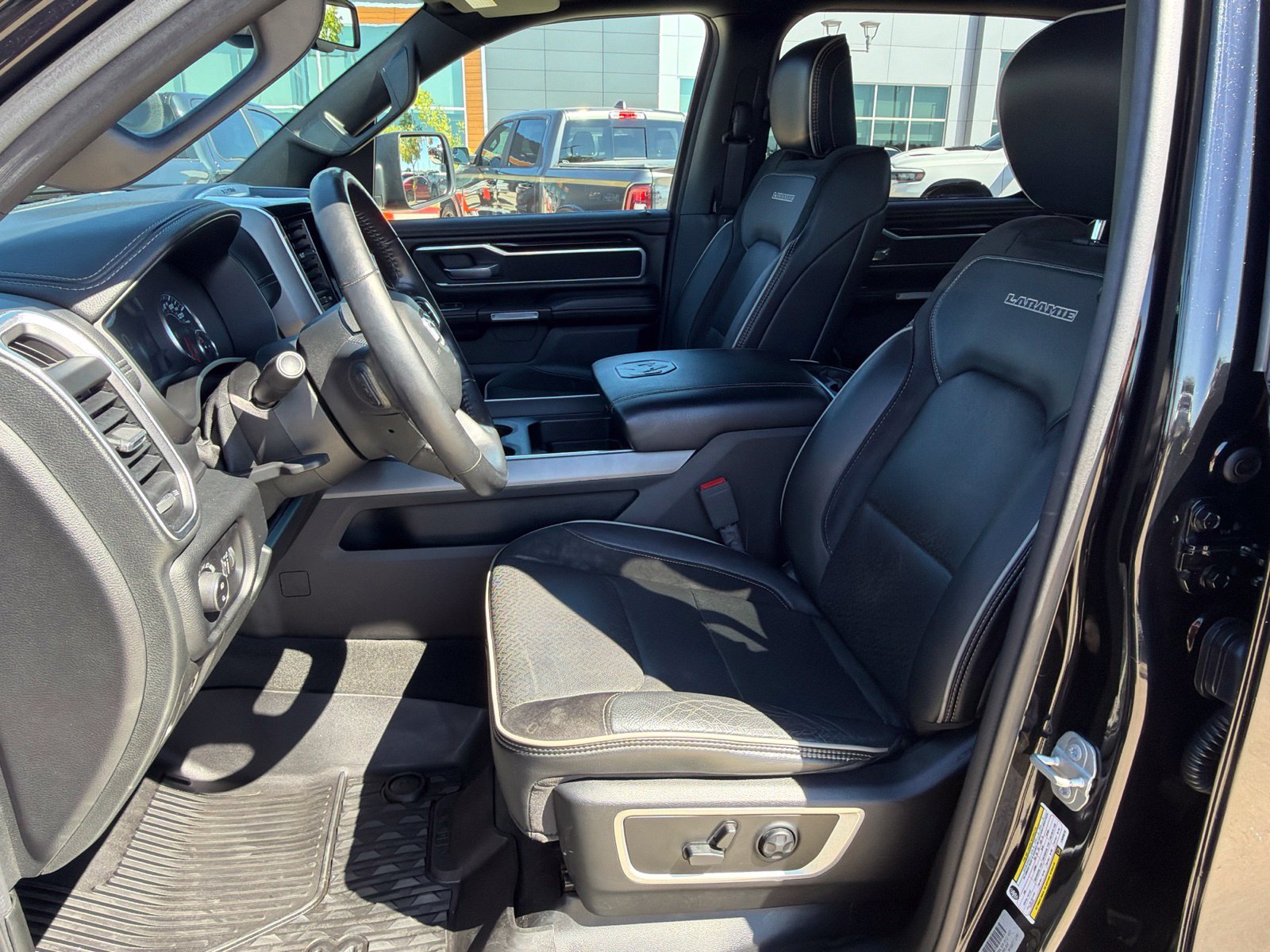 Used 2020 RAM 1500 Laramie AWD/4WD image 14