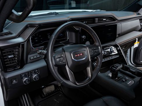 Used 2024 GMC Sierra 1500 AT4 w/ Technology Package image 17