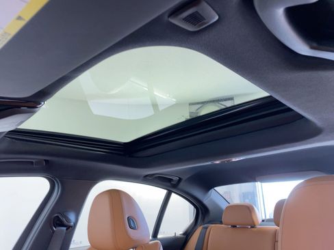 Used 2026 BMW 330i Sedan w/ M Sport Package image 12