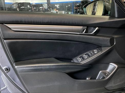 Used 2018 Honda Accord LX image 9
