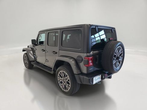 Used 2023 Jeep Wrangler Unlimited Sahara w/ Cold Weather Group AWD/4WD image 6