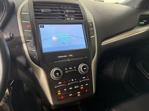 Used 2017 Lincoln MKC Premiere FWD image 17
