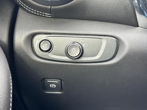 Certified 2023 Chevrolet Blazer LT w/ Convenience Package image 16