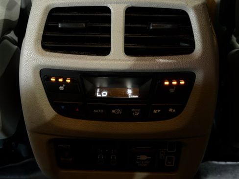 Used 2019 Honda Pilot Touring image 28