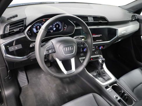 Used 2025 Audi Q3 2.0T Premium w/ Convenience Package AWD/4WD image 4