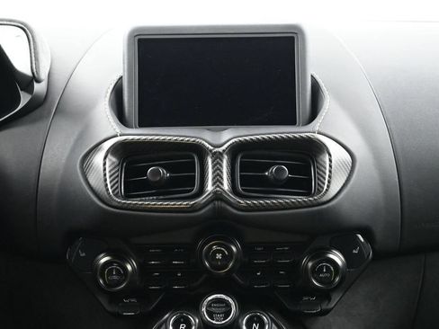 Used 2023 Aston Martin V8 Vantage Coupe RWD image 9