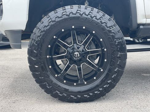Used 2017 GMC Sierra 2500 Denali w/ Duramax Plus Package AWD/4WD image 42