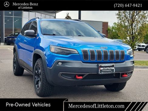 Used 2019 Jeep Cherokee Trailhawk w/ Comfort/Convenience Group AWD/4WD image 3
