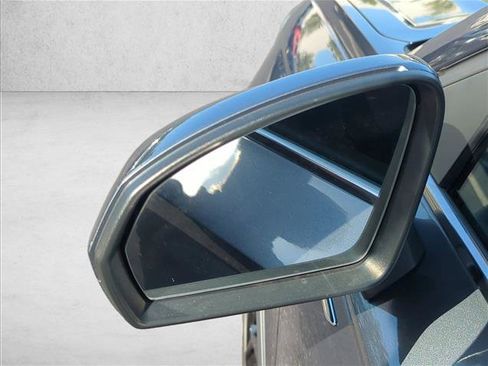 Used 2022 Volkswagen Taos SE w/ Panoramic Sunroof Package FWD image 15