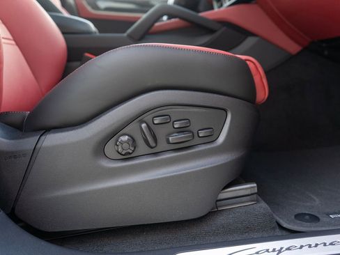New 2026 Porsche Cayenne S AWD/4WD image 33