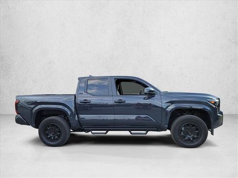 Used 2025 Toyota Tacoma SR5 AWD/4WD image 4