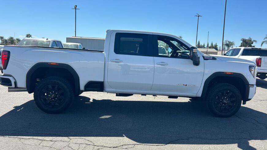 Used 2026 GMC Sierra 2500 AT4 AWD/4WD image 2