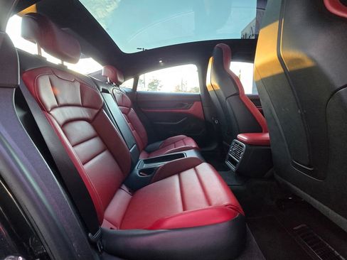 Used 2022 Porsche Taycan image 17