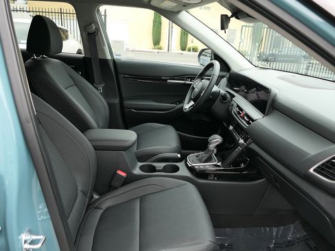 Used 2026 Kia Seltos EX FWD image 28