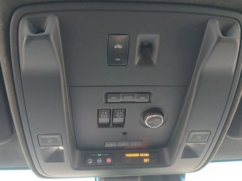 Used 2020 Cadillac Escalade Platinum image 44