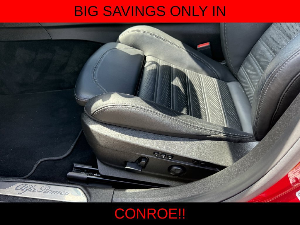 Used 2024 Alfa Romeo Giulia Veloce RWD image 13