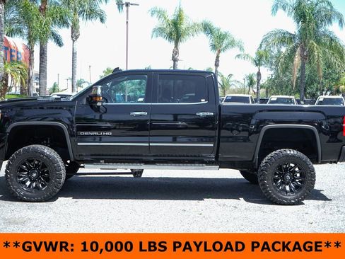 Used 2017 GMC Sierra 2500 Denali w/ Duramax Plus Package AWD/4WD image 5