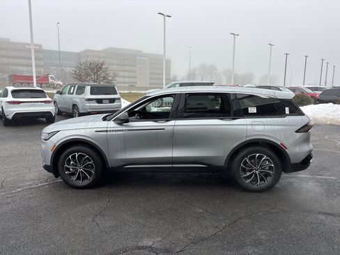 New 2026 Lincoln Nautilus Premier image 4