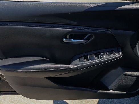 Used 2024 Nissan Sentra SV FWD image 22