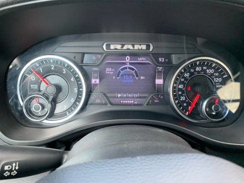Used 2019 RAM 1500 Laramie AWD/4WD image 24