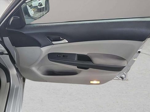Used 2011 Honda Accord LX image 25