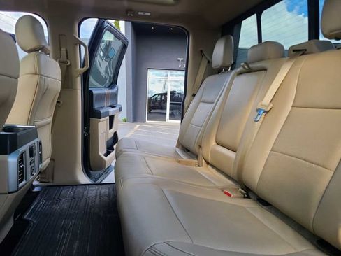 Used 2015 Ford F150 Lariat w/ Equipment Group 502A Luxury AWD/4WD image 29