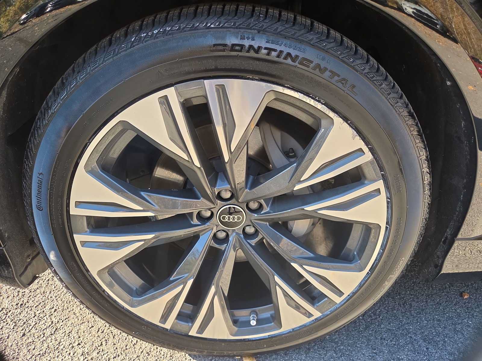 Used 2025 Audi Q8 Prestige AWD/4WD image 25