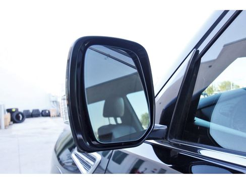 Used 2022 Nissan Armada SL w/ Captain's Chairs Package image 10