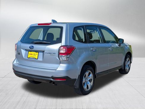 Used 2017 Subaru Forester 2.5i AWD/4WD image 7