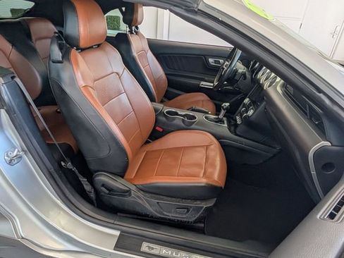 Used 2020 Ford Mustang Premium image 14