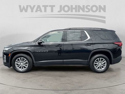 Used 2023 Chevrolet Traverse LT w/ LPO, Cargo Package AWD/4WD image 2