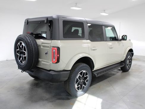 New 2025 Ford Bronco Outer Banks image 8