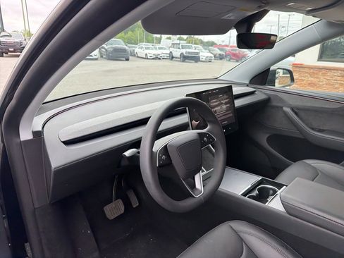 Used 2026 Tesla Model Y 2WD image 3