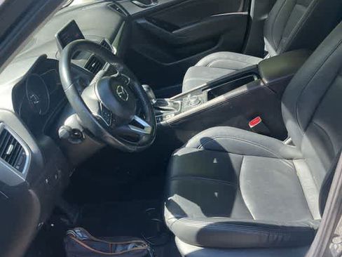 Used 2018 MAZDA MAZDA3 Touring FWD image 15