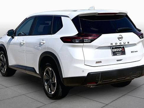 Used 2024 Nissan Rogue SV AWD/4WD image 10