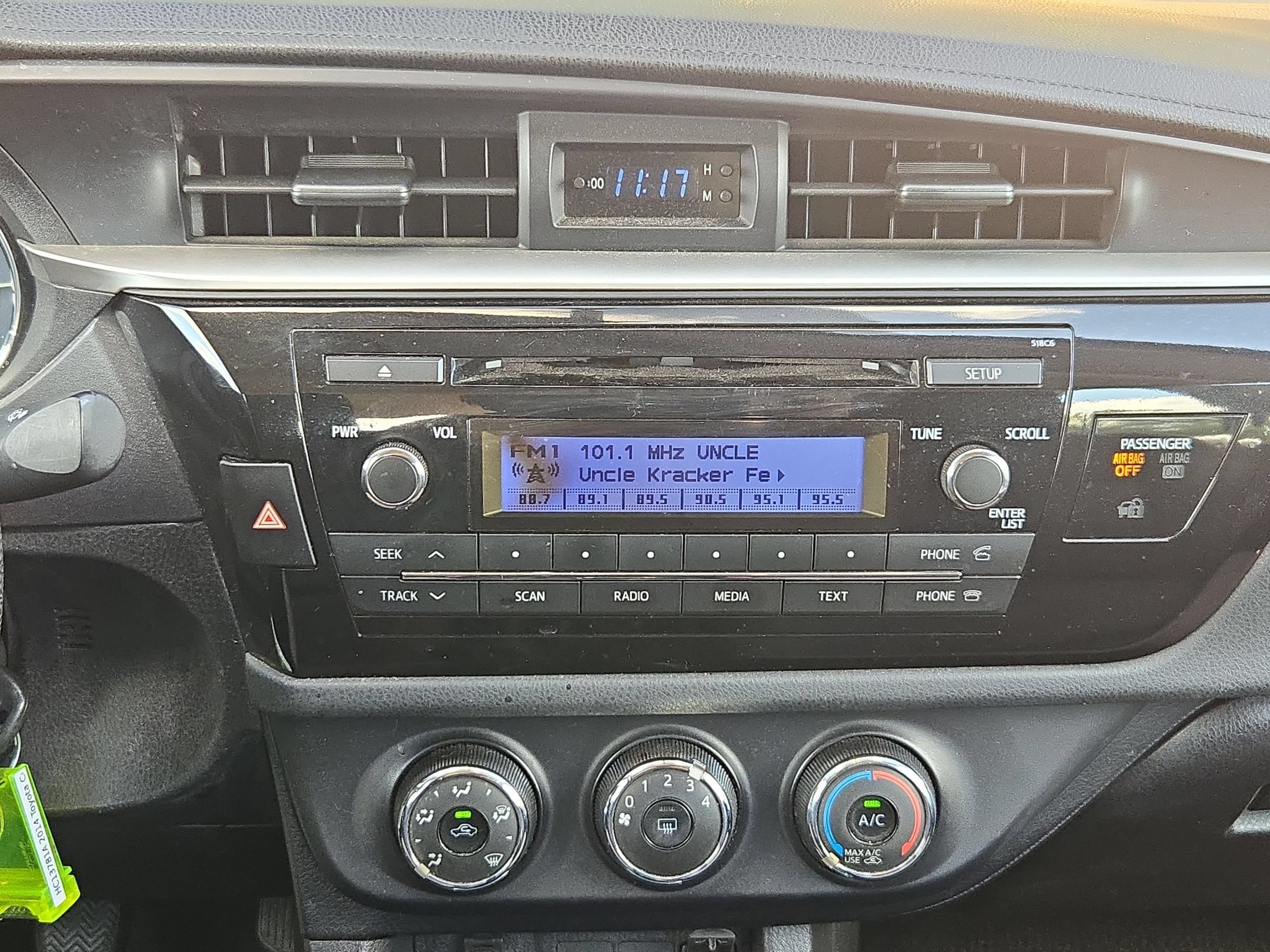 Used 2014 Toyota Corolla L FWD image 17