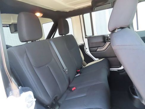 Used 2018 Jeep Wrangler Unlimited Sport S AWD/4WD image 26
