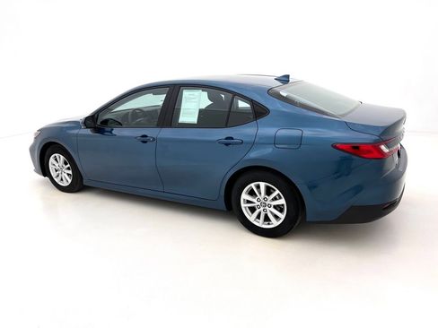 Used 2025 Toyota Camry LE FWD image 10