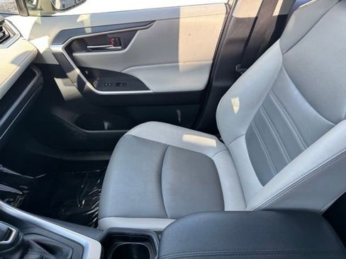 Certified 2019 Toyota RAV4 XLE Premium w/ Cold Weather Package AWD/4WD image 23