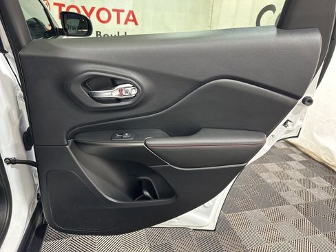 Used 2023 Jeep Cherokee Trailhawk image 14