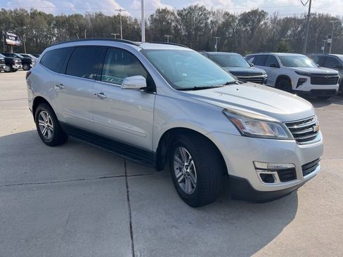 Used 2016 Chevrolet Traverse LT image 11