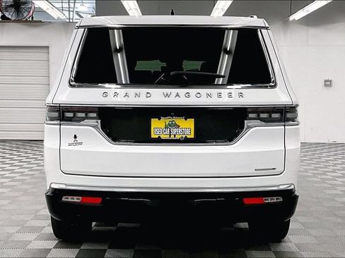Used 2024 Jeep Grand Wagoneer Series III w/ Rear-Seat Entertainment Group AWD/4WD image 5