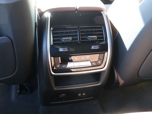 Certified 2026 BMW X5 sDrive40i w/ Climate Comfort Package RWD image 32