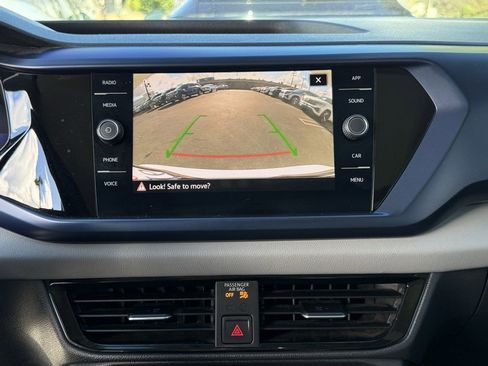 Used 2022 Volkswagen Taos SE image 19