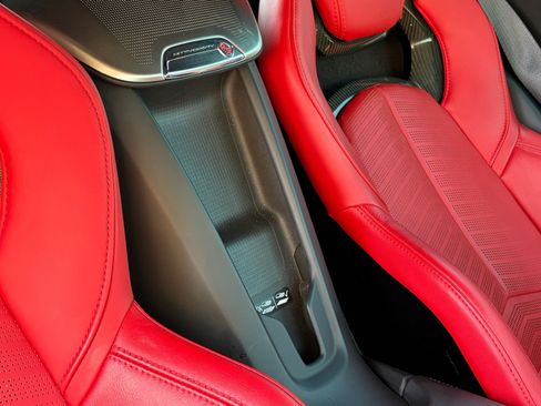 Used 2021 Chevrolet Corvette Stingray Preferred Cpe w/ Battery Protection Package RWD image 12