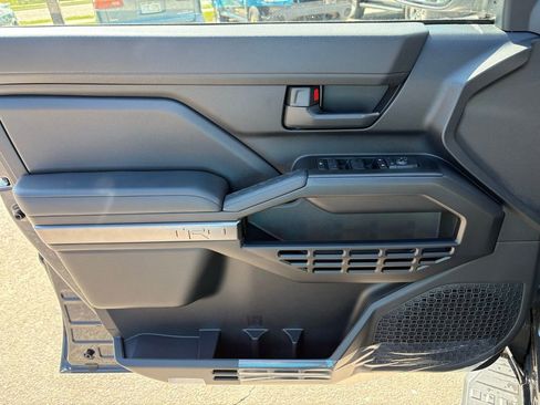 Used 2025 Toyota 4Runner TRD Off-Road image 12